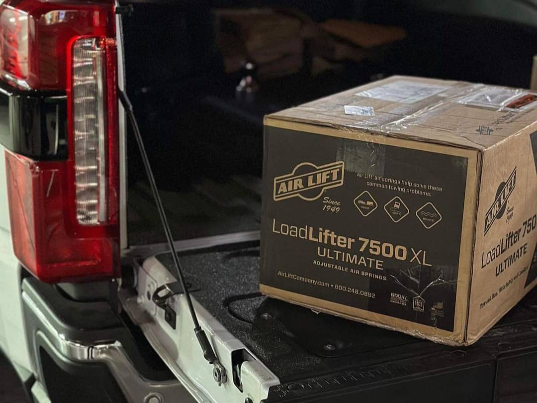 LoadLifter 7500 XL Ultimate box on tailgate